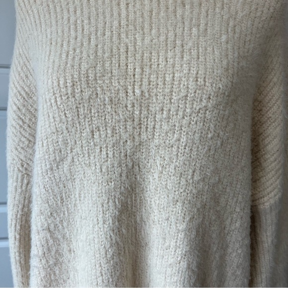 ShowPo Women’s MD‎ Soft Cozy Baggy Cream Sweater - Picture 4 of 6